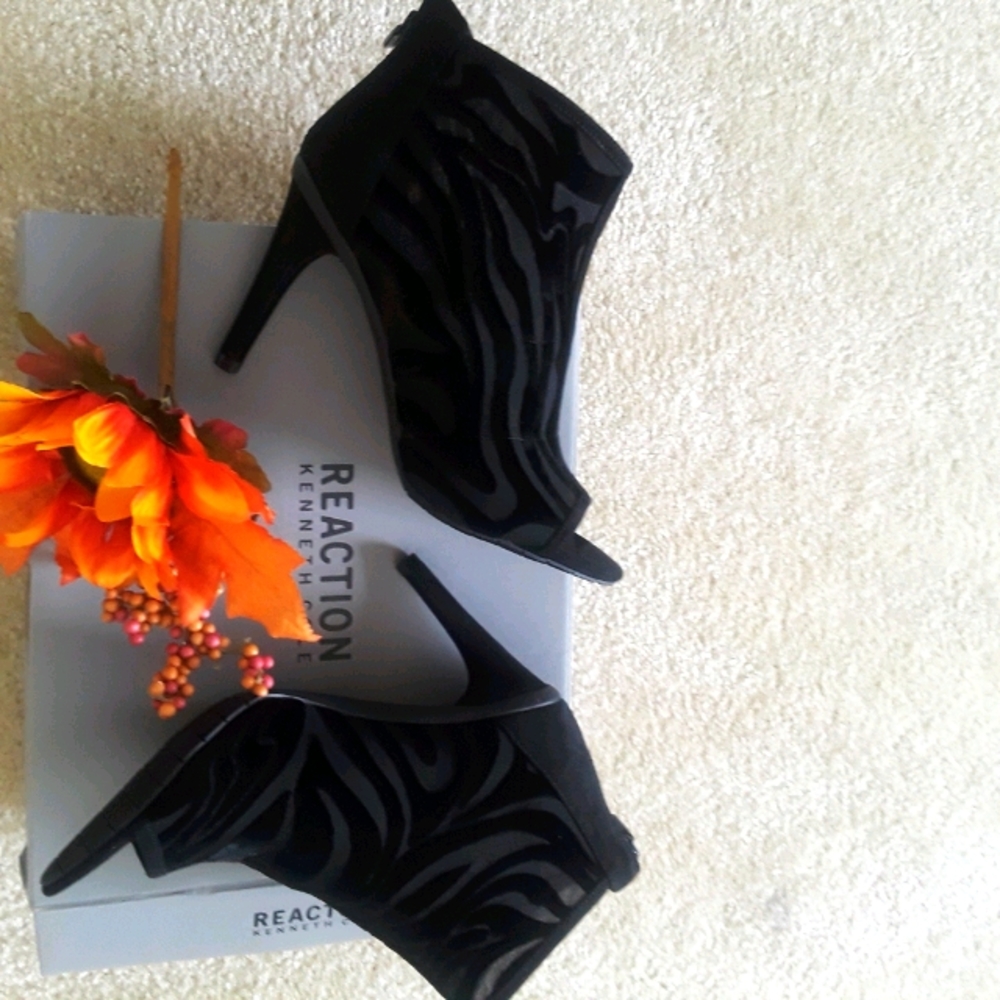 Kenneth Cole Reaction Ladies Shoes